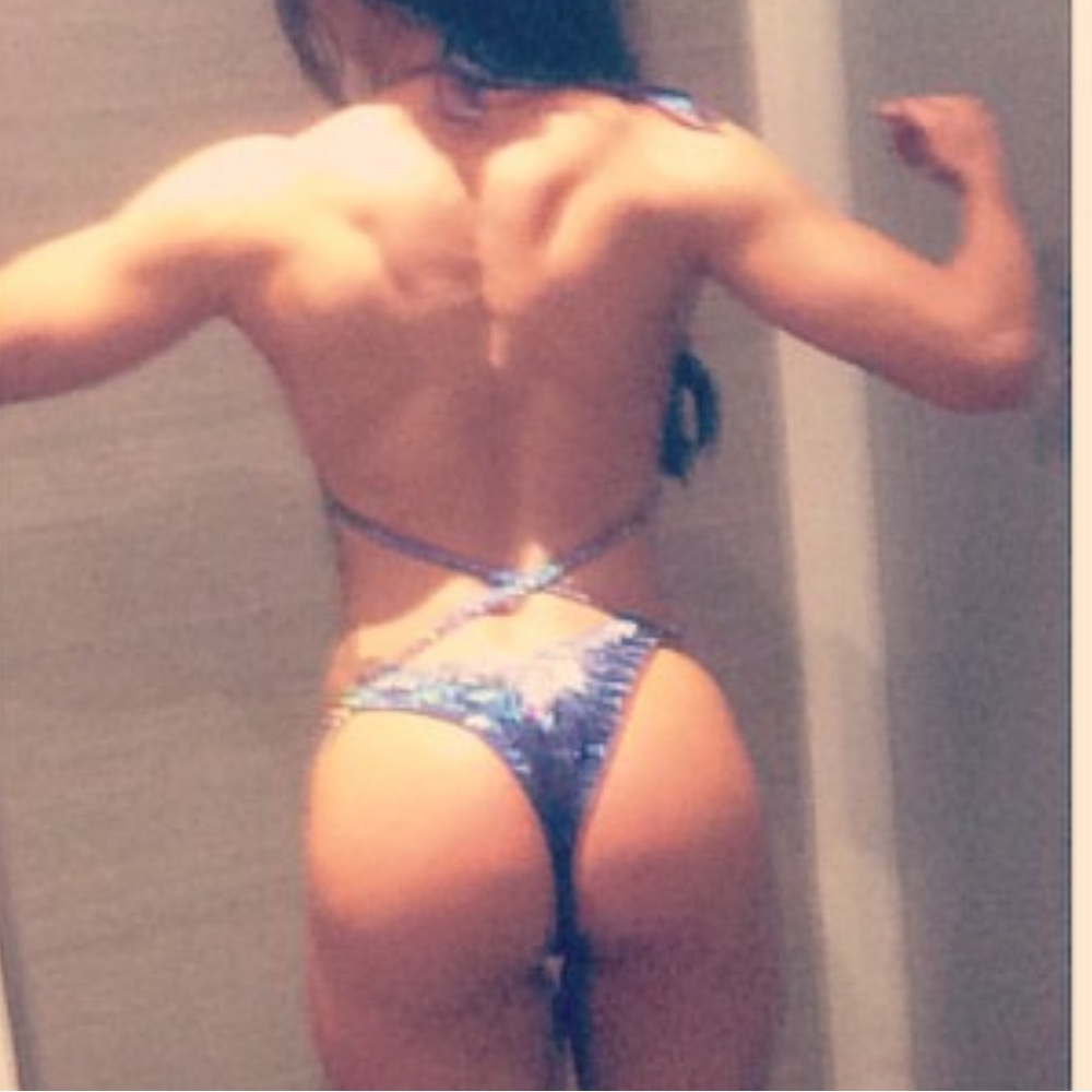 Saleyla figure competition suit